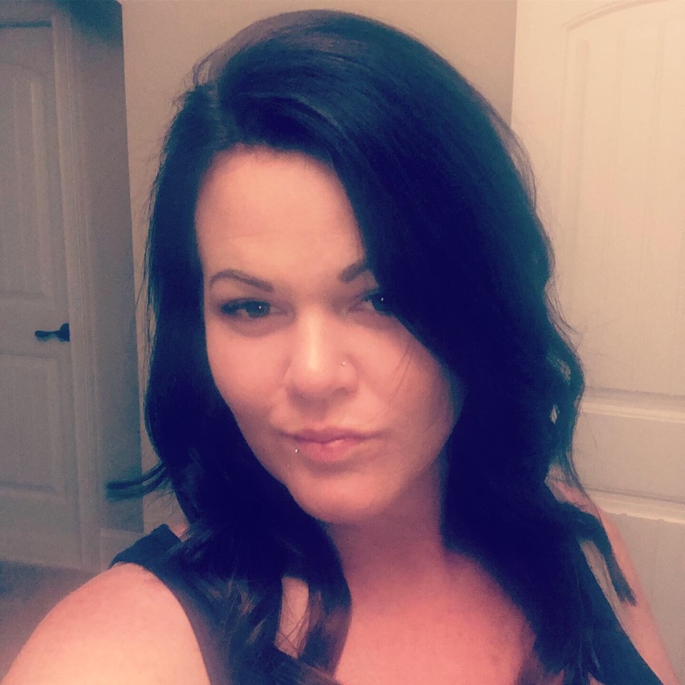Meet your Posher, Desiree